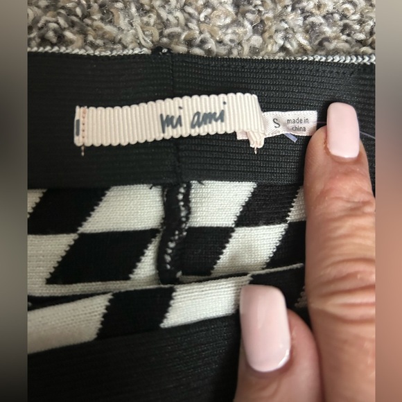 Mi Ami NWT black and white geometric design mini skirt Size small - Picture 5 of 9